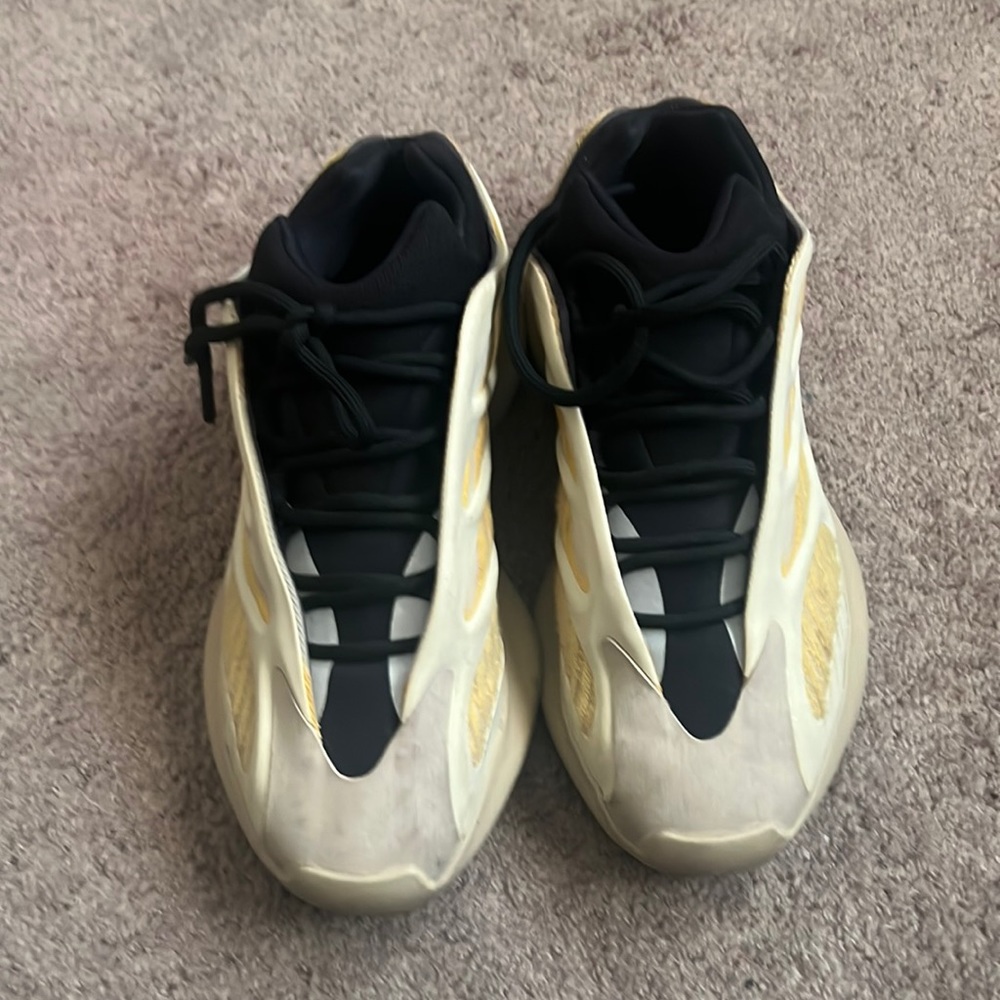 YEEZY 700 V3 in “SAFFLOWER”